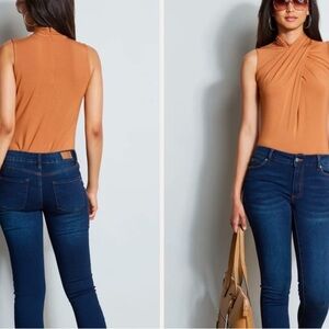 Tahari chloe Blue Jeans nwot